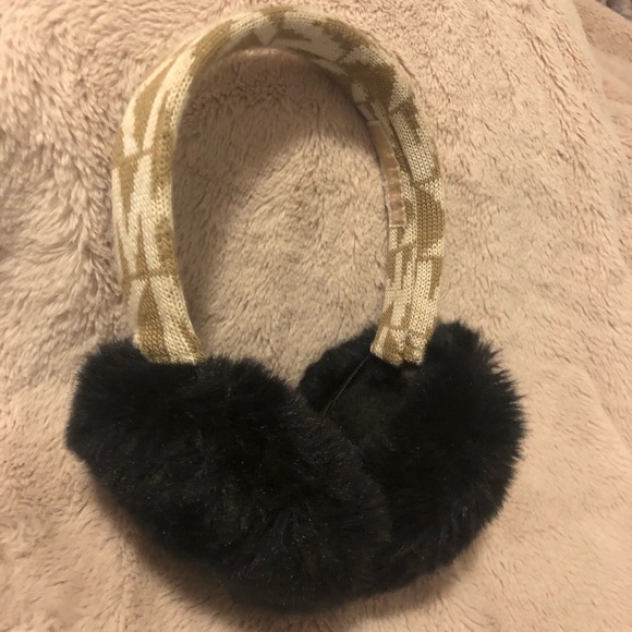 Michael Kors Earmuffs - Picture 2 of 6